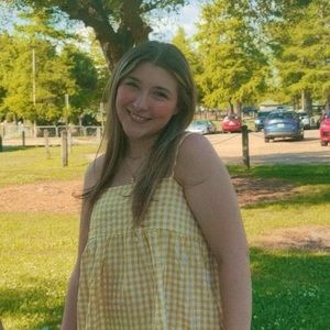 Meet your Posher, Lola